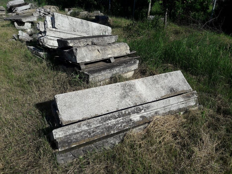 Каменни корита и каменни стъпала