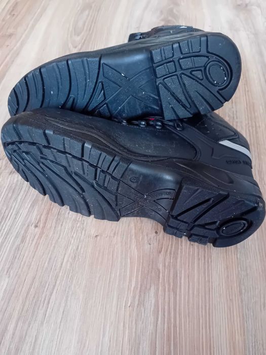 Продавам зимни работни обувки B-wolf