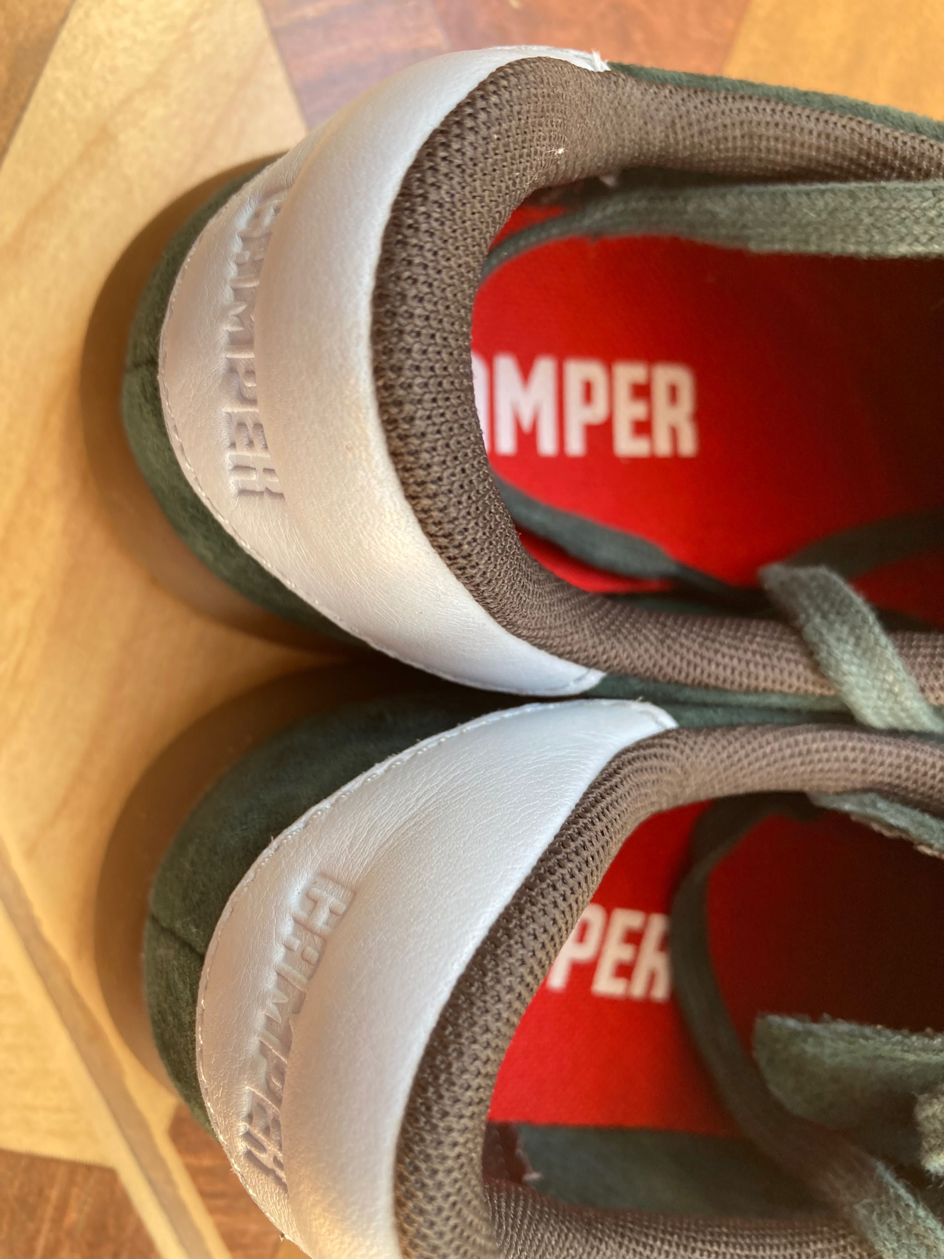 Camper естествен велур