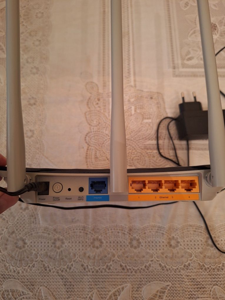 Wi-fi роутер Tp-link.