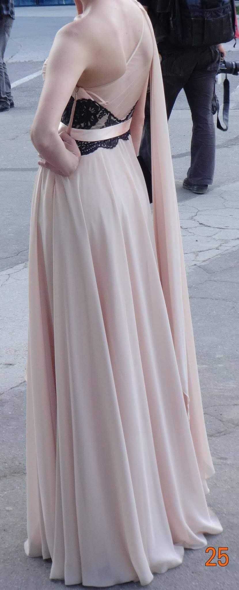 Бална/официална рокля цвят пудра