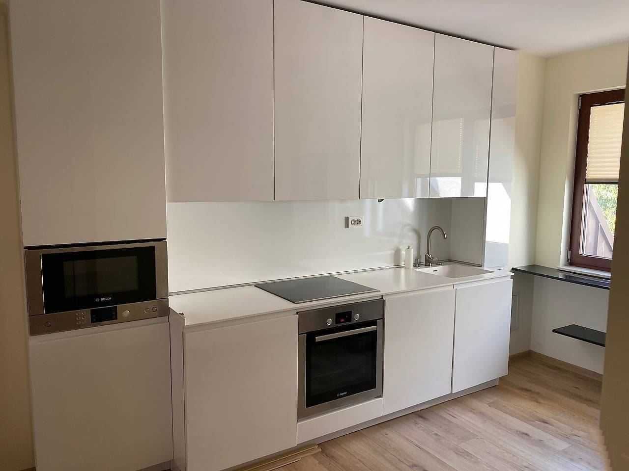 Дава се под наем Тристаен апартамент в София, Хиподрума - 118 кв.м за 535.5 € - Снимка #1