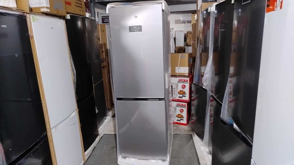 Комбиниран Хладилник с долен фризер BEKO-БЕКО 186.5 см HarvestFresh™