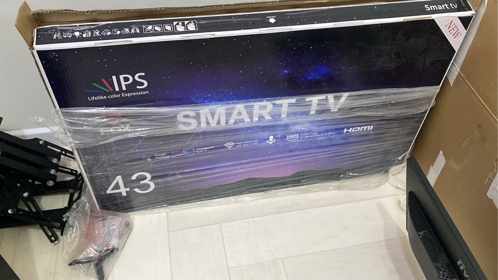 Продам телевизор смарт 43д