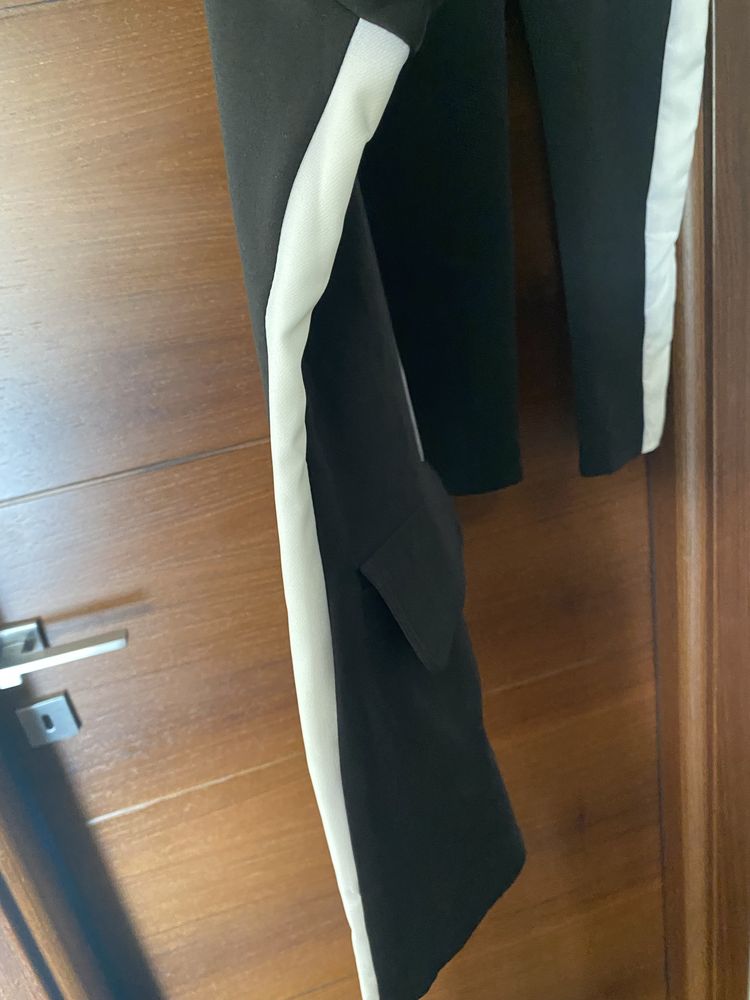 Costum elastic lejer negru cu dunga alba  S