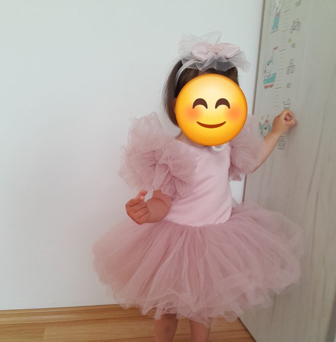 Бутикова мини рокличка за специални поводи