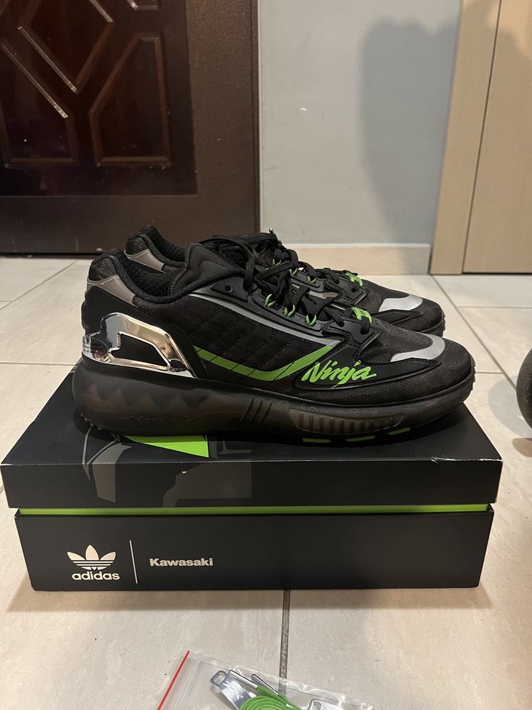 Adidas Kawasaki marime 48