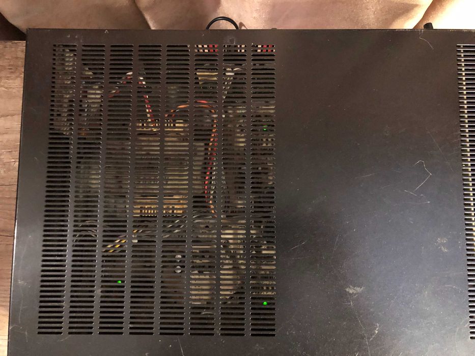 Akai AM 37 amplificator, statie