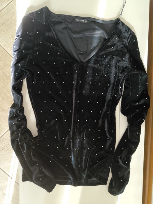 Bluza eleganta, neagra din catifea, mărimea xs, noua cu eticheta,