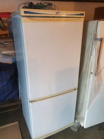 Холодильник морозильник в рабочем состоянии