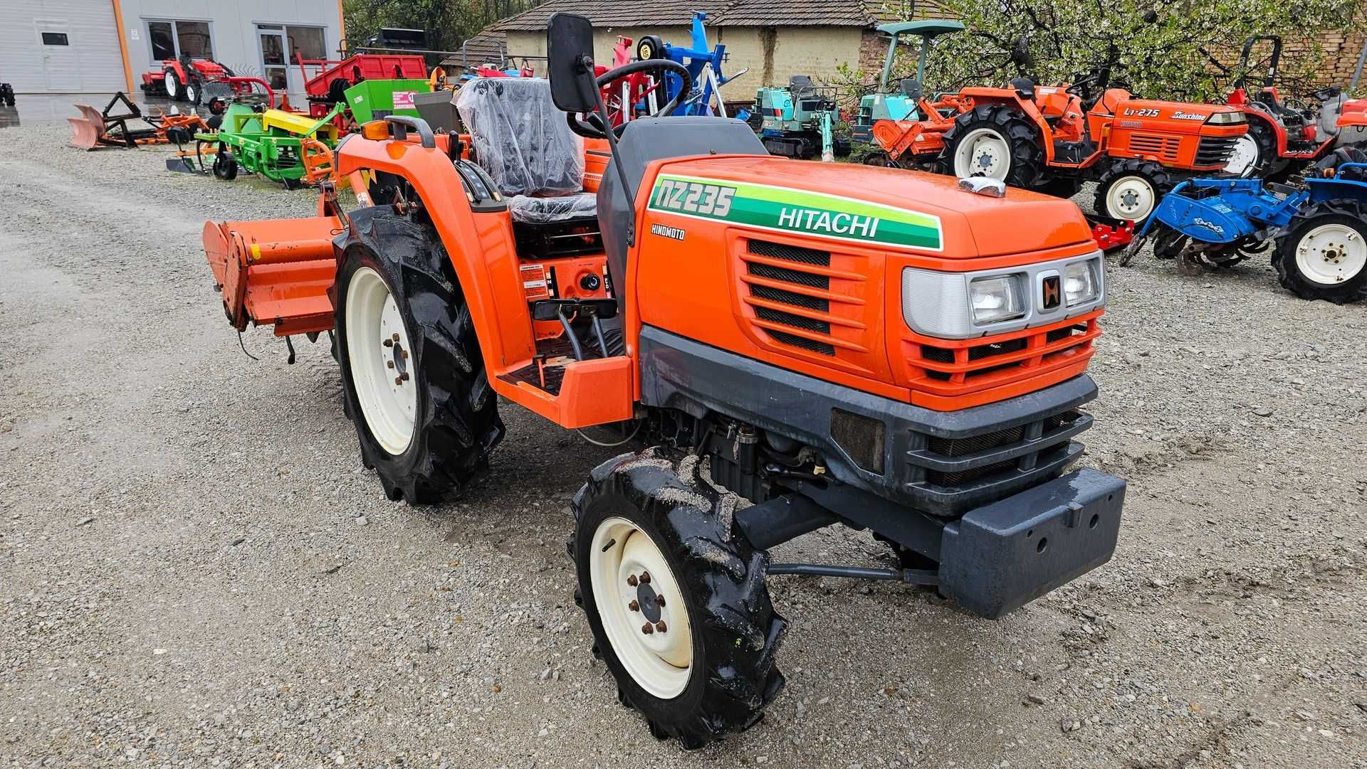 Японски трактор Hitachi NZ235 с фреза, 4x4, 23 кс., АграБГ Джолев