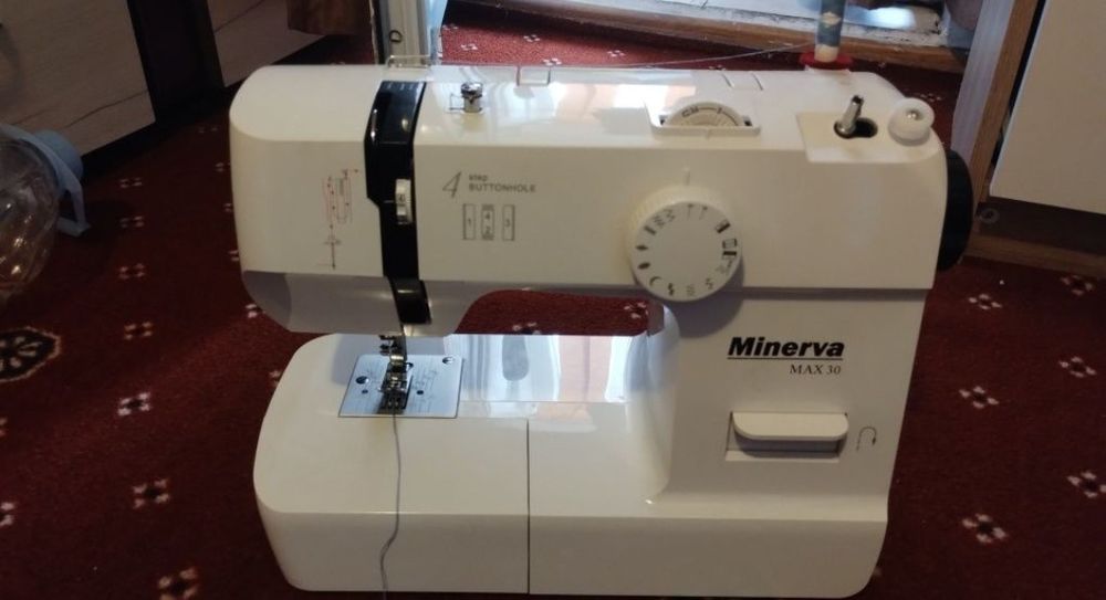 Mașină de cusut ca noua