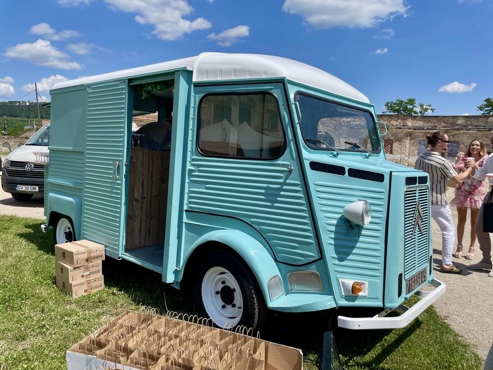 Vand Citroen Hy restaurat si transformat intr un food truck vintage.