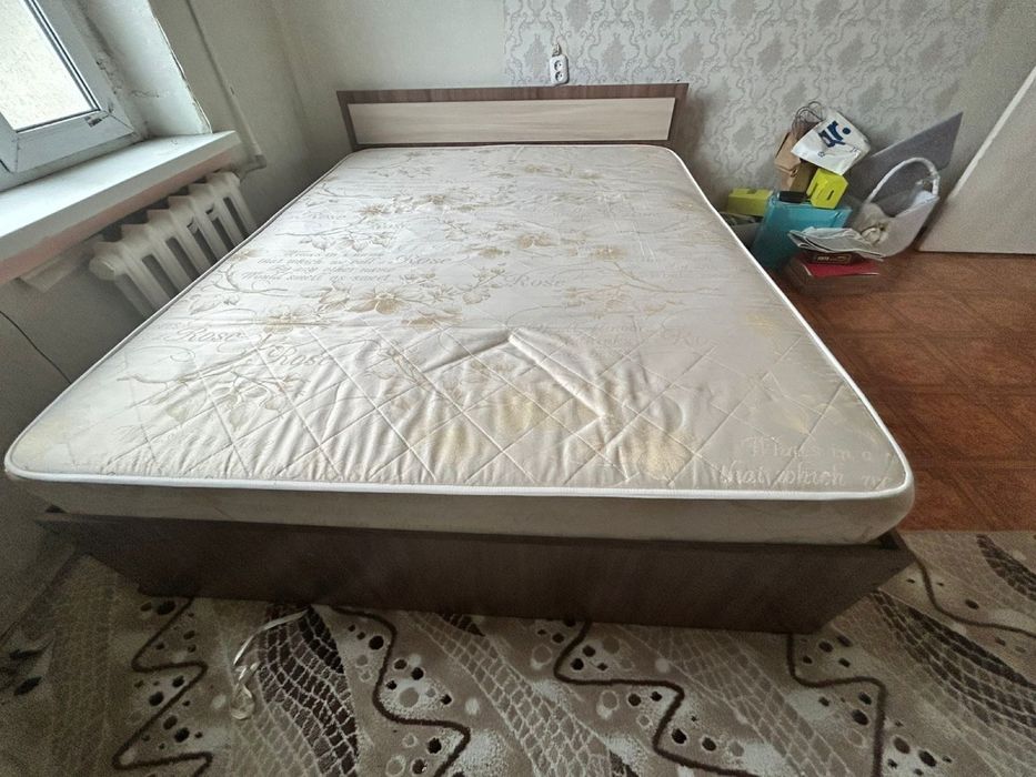 Кровать 2м на 1.8 спальная