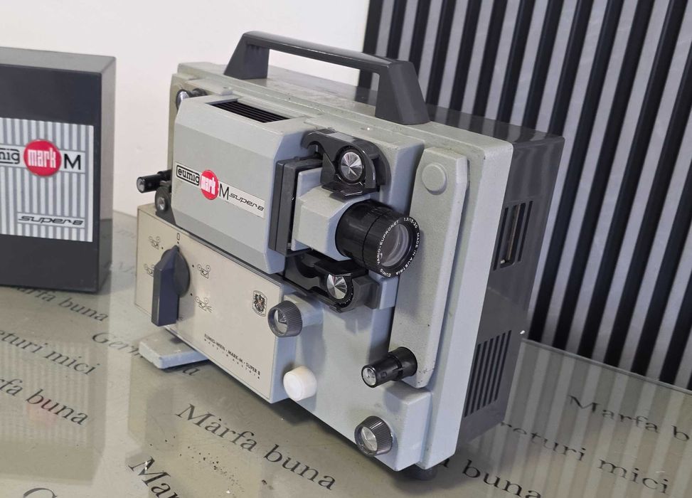 Proiector vechi de colectie Eumig Mark M super 8