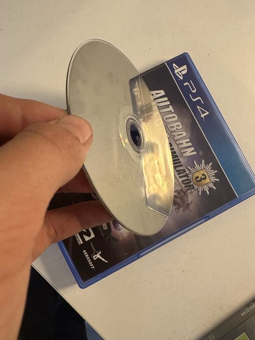 Vand doua jocuri de ps4/5