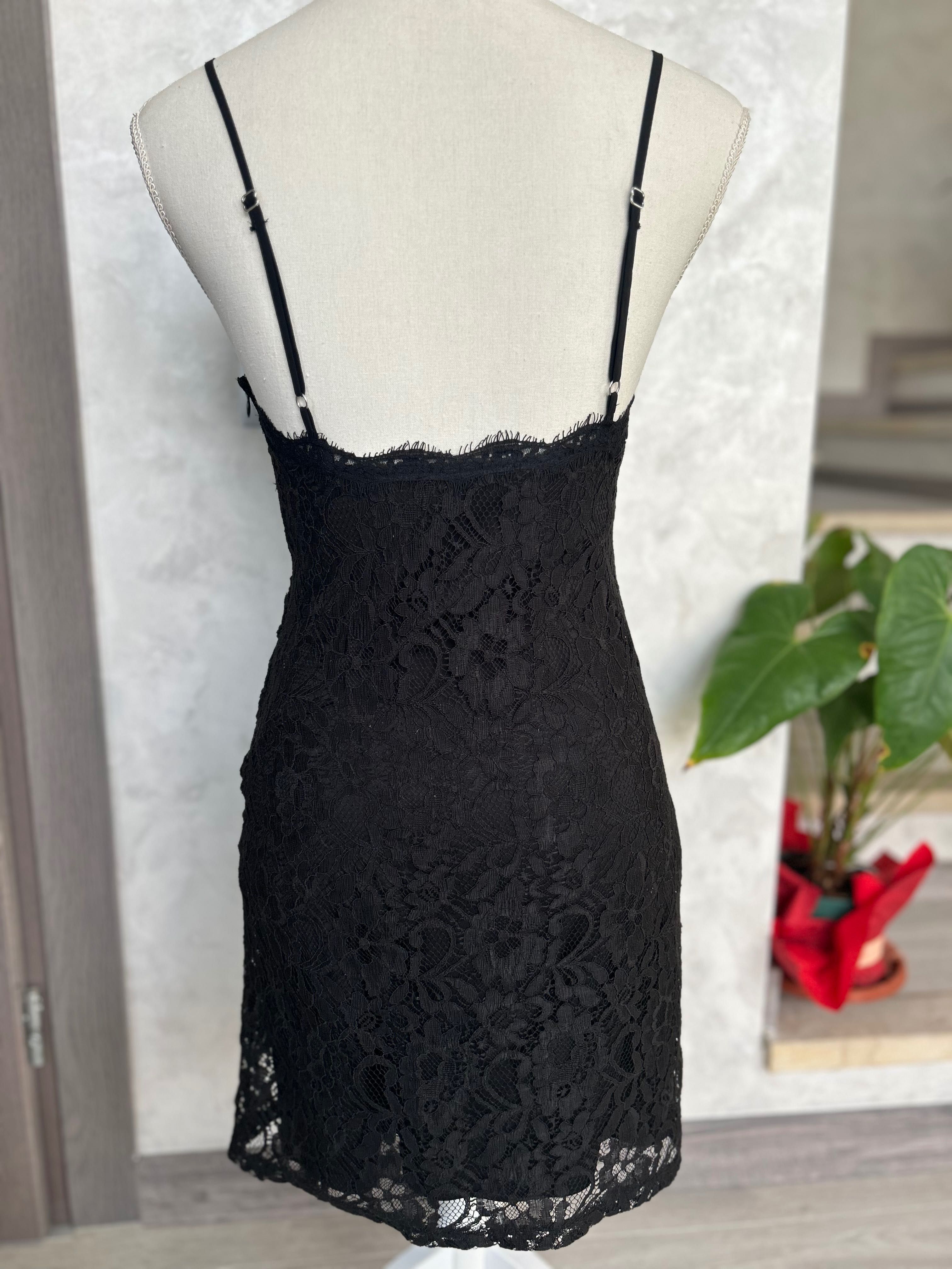 Rochie mini din dantela Zara