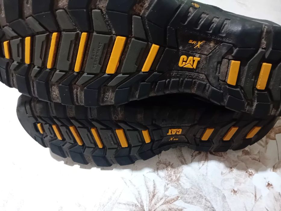 Caterpillar-работни боти с бомбе 46 номер-оригинални