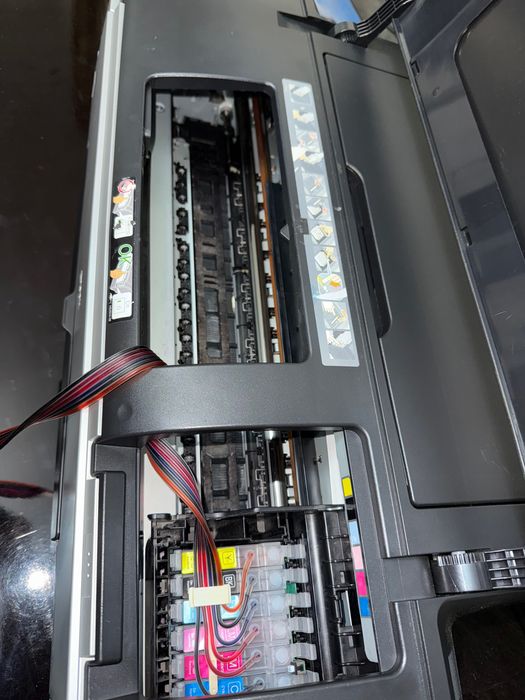 Epson 1410 Rangli A3 Farmat Printer Xolati Tiniq Aybi Yo’q Srochno