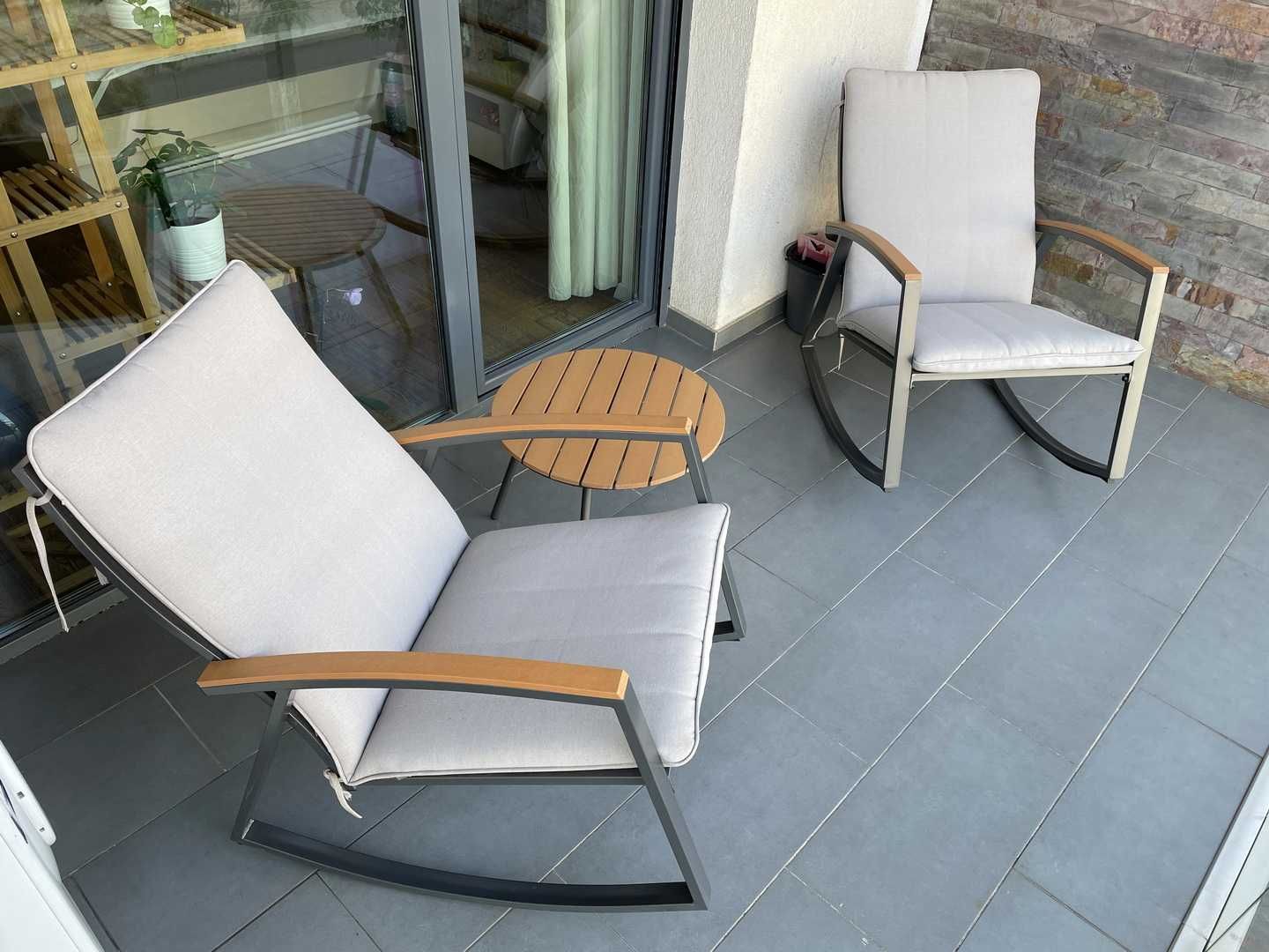 Set mobilier balon/terasa/gradina - balansoare + masuta