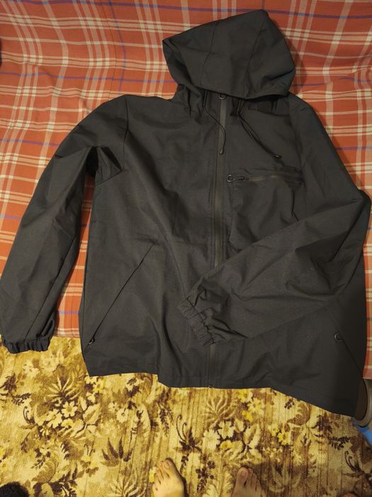 Продам ветровку - дождевик