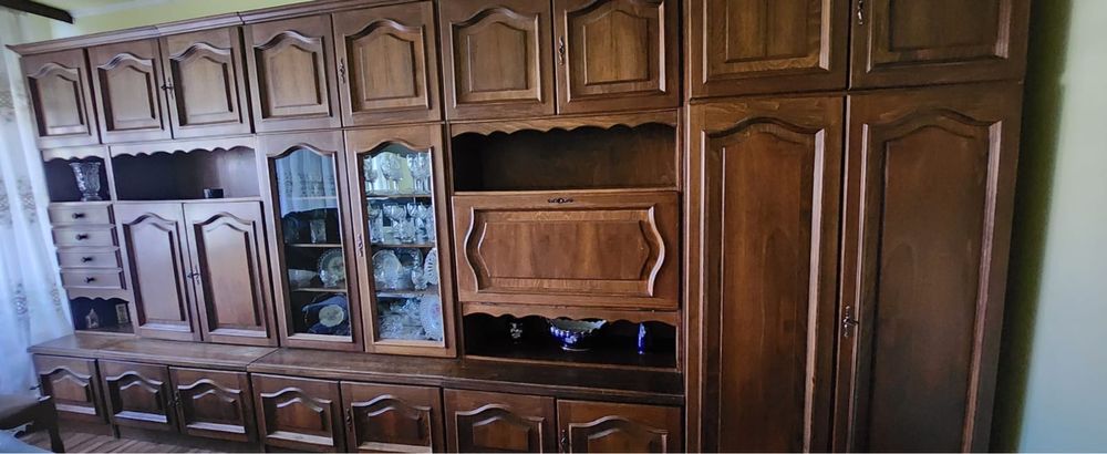 Vand mobilier living/sufragerie stil clasic