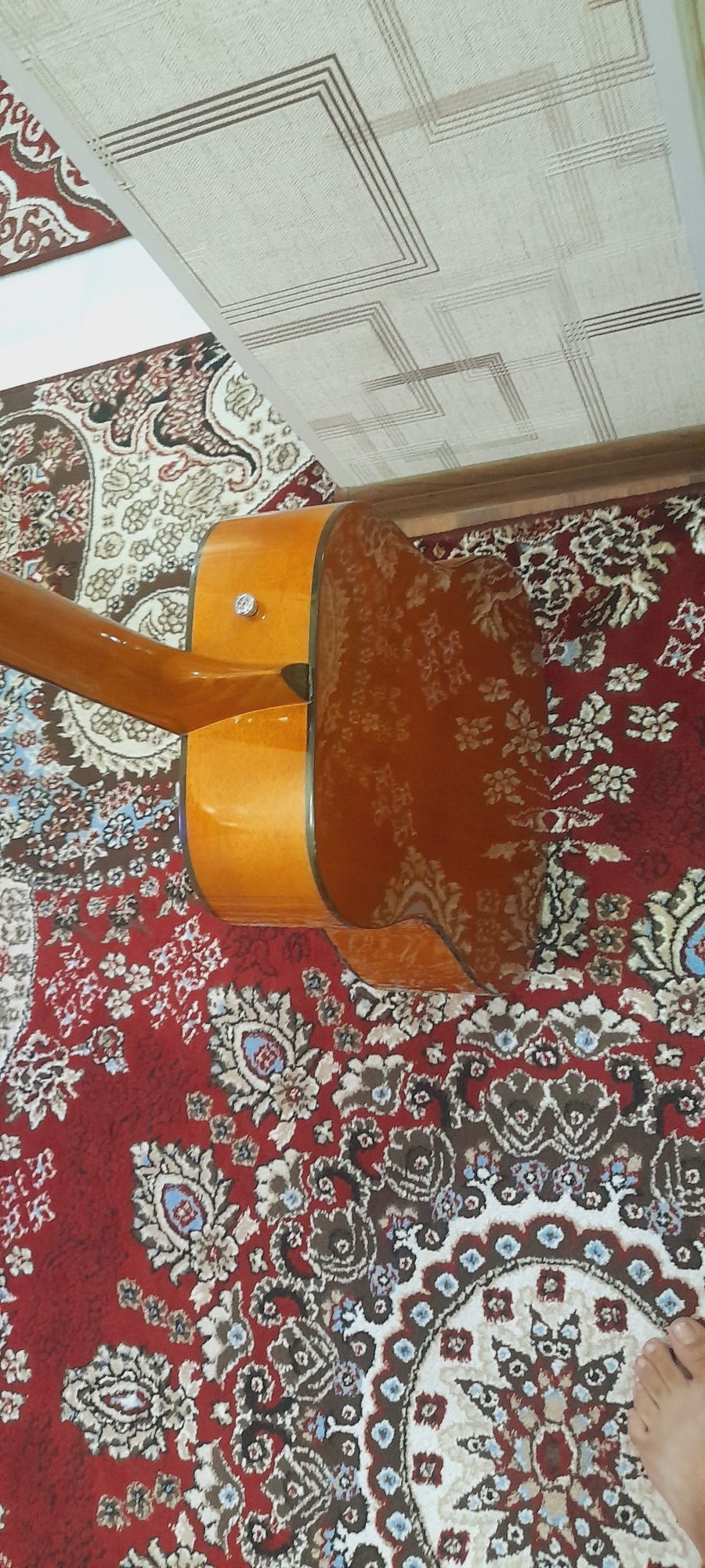 Gitara holati zo'r fender kompaniyasining arginal cd60 gitarari