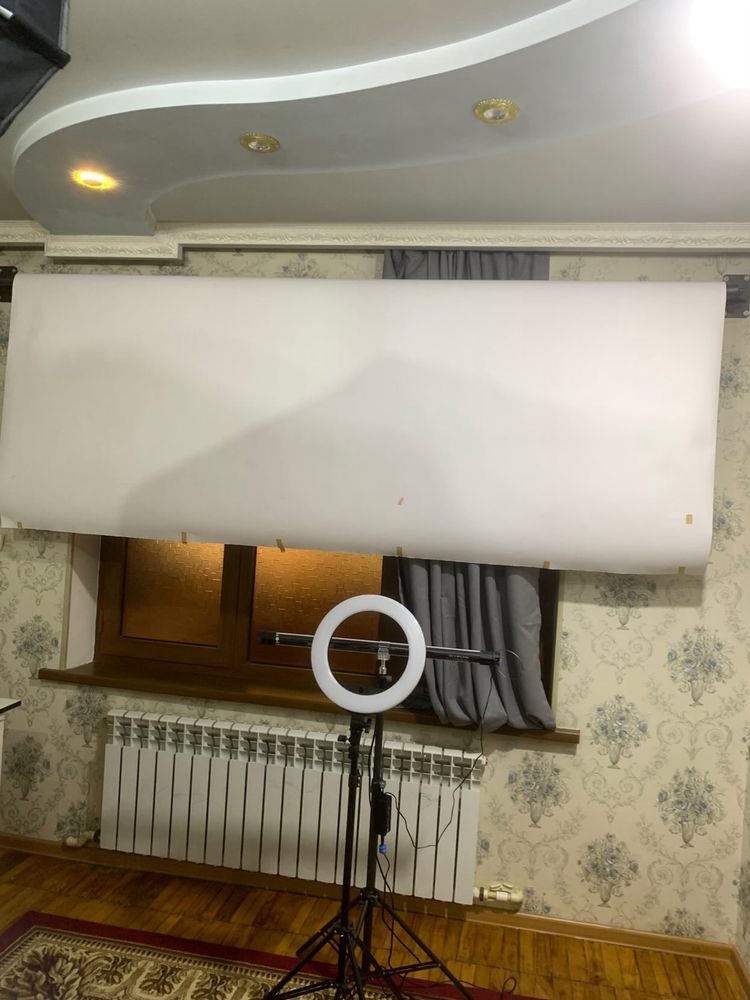 Бумажный белый фотофон 3м.*11м., с креплением, отдам дешево