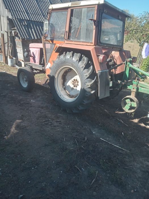 Vând tractor Renault super