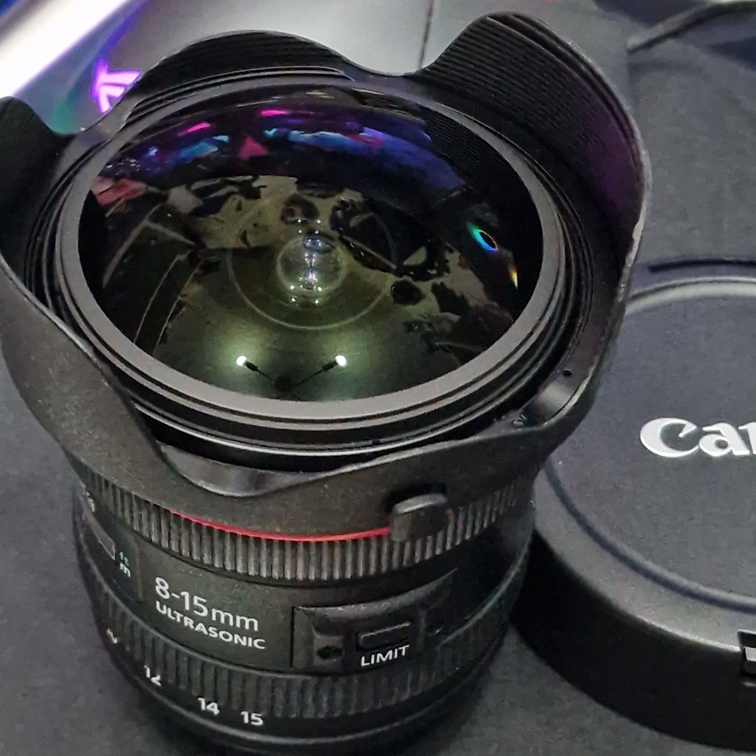 Canon EF 8-15mm f/4L Fisheye USM Обектив