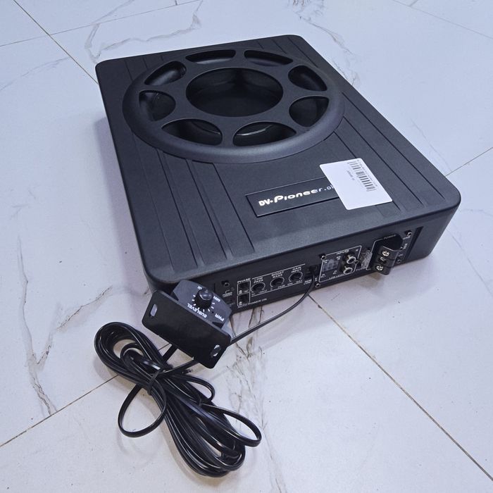 Мощный сабвуфер под сиденья буфер сабуфер активный. Усилители звука