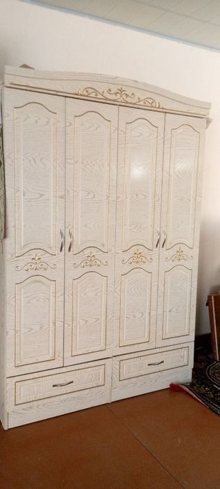 Ideal holatda detski shkaf