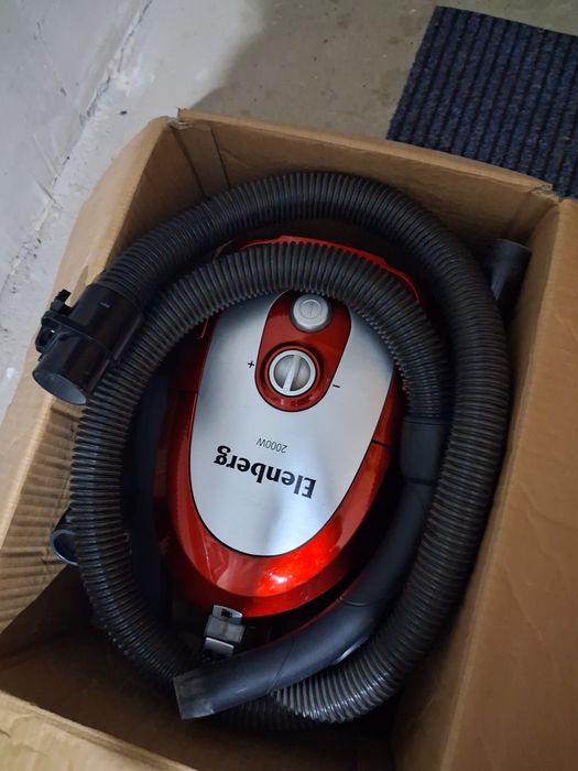 Пылесос Elenberg