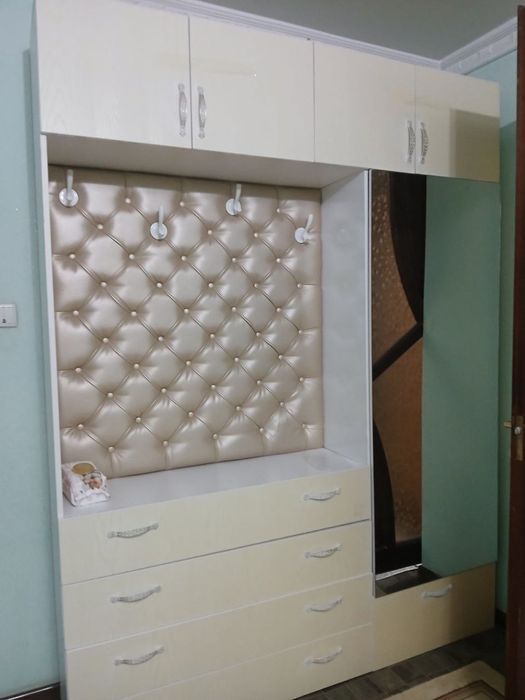 Продается прихожка, стенка и сервант