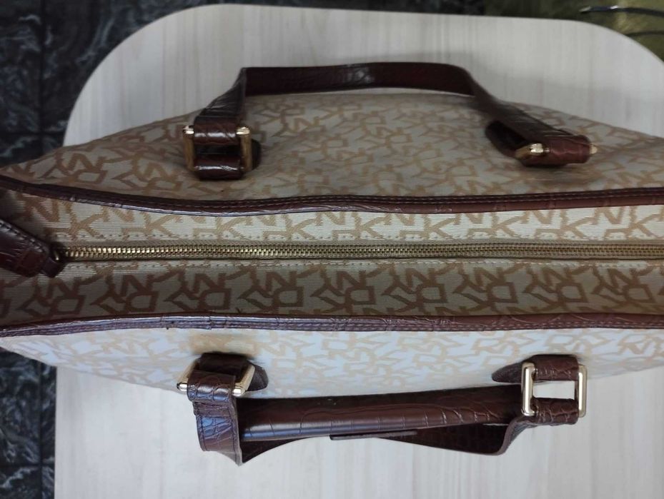 DKNY-дамска чанта