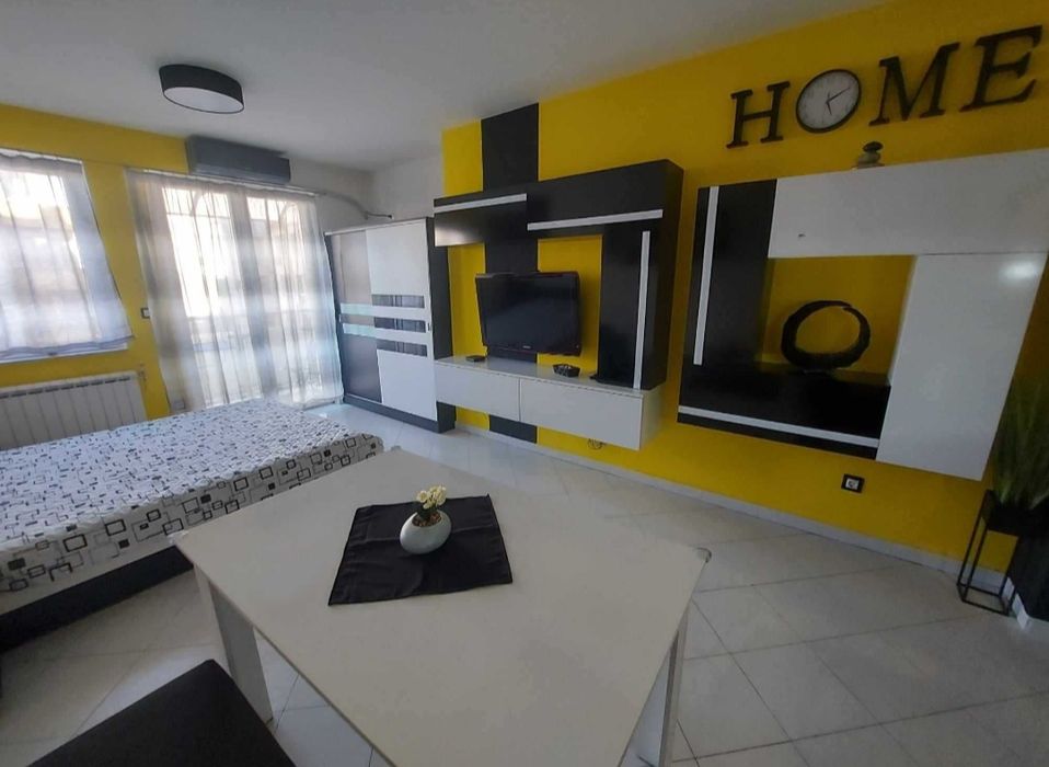 Студентски град едностаен 900лв