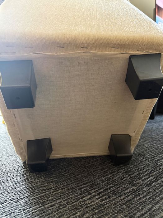 2 броя големи табуретки