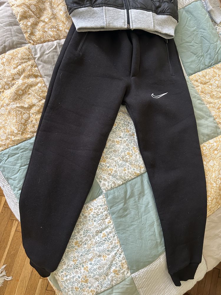 Детски комплект nike, размер 140
