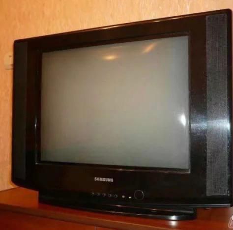 Телевизор цветной 2009 года в хорошем состоянии.