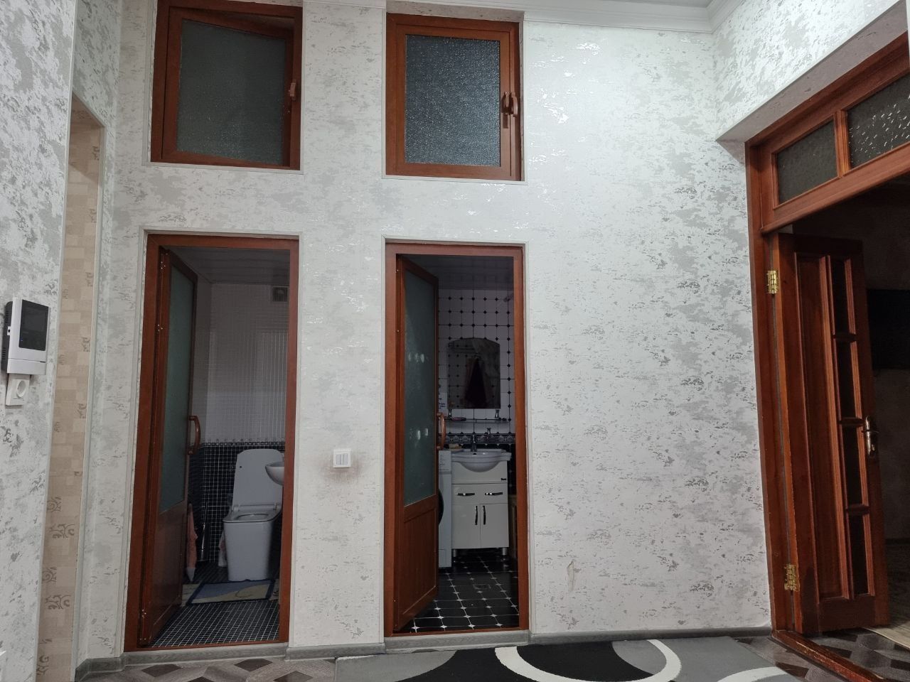 Arenda Olmazor Qoraqamish moyqurgon uchastka dom