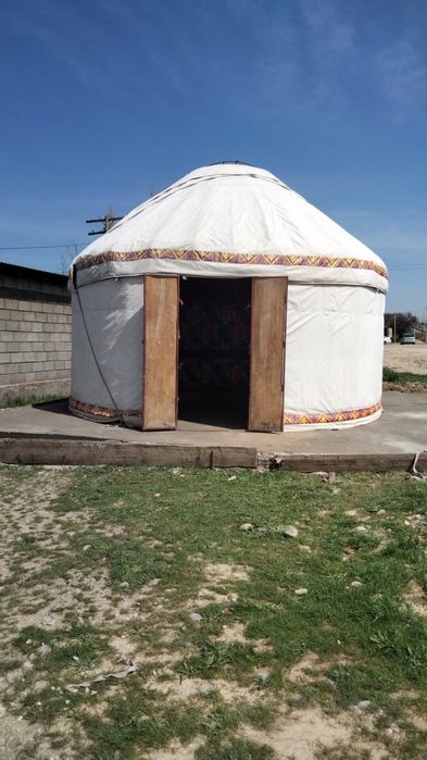 Темірден жасалған киіз уй сатылады,барлық керек жарағымен.