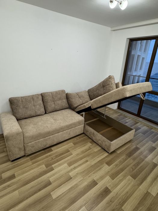 Ъглов диван с холна масичка (разтегателно двойно легло)