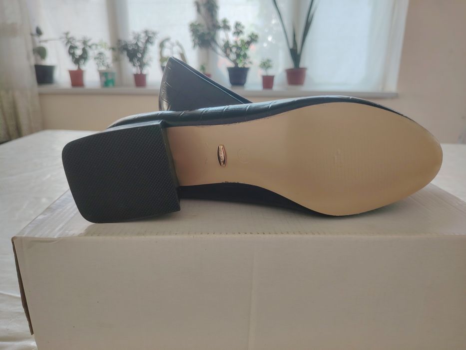 Pas poshnali tufli sotiladi