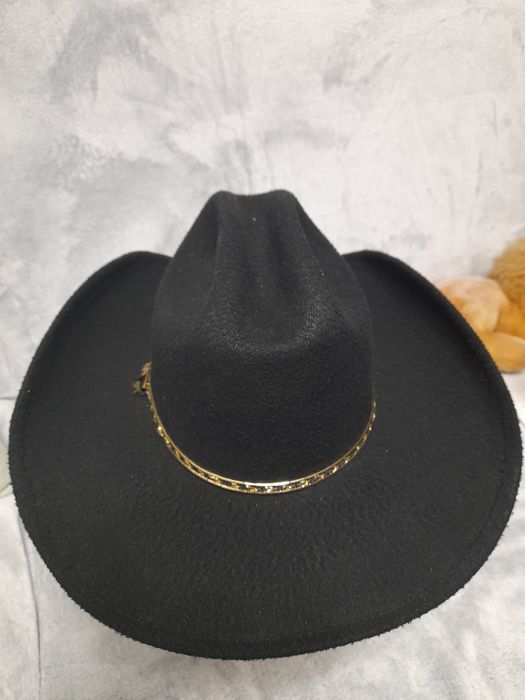 Vând pălărie cowboy originala.