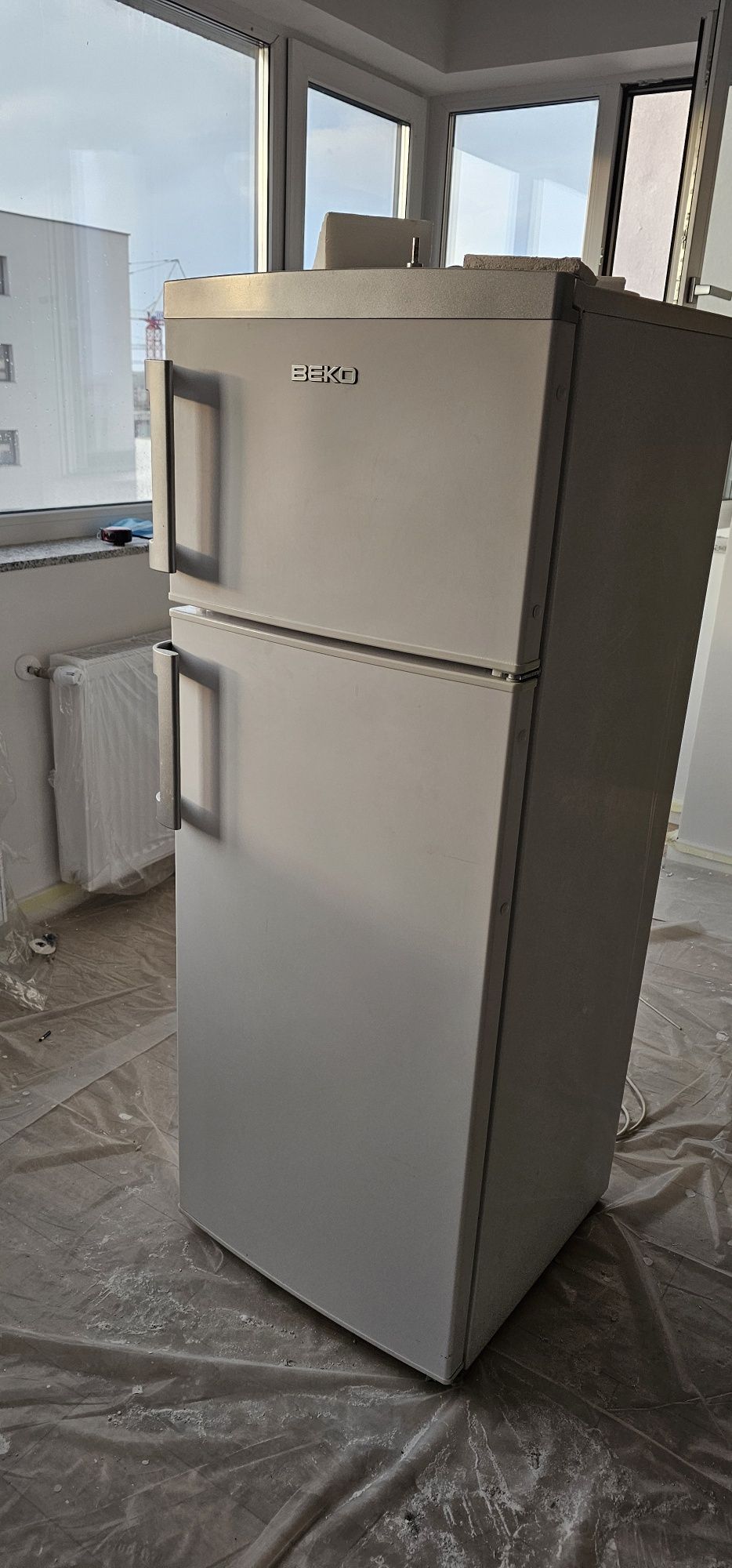Frigider cu congelator Beko – 1,44 m, stare impecabilă