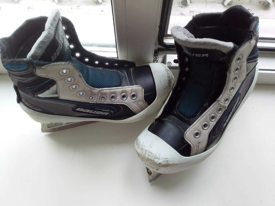 Коньки для хоккея, футболка, трико