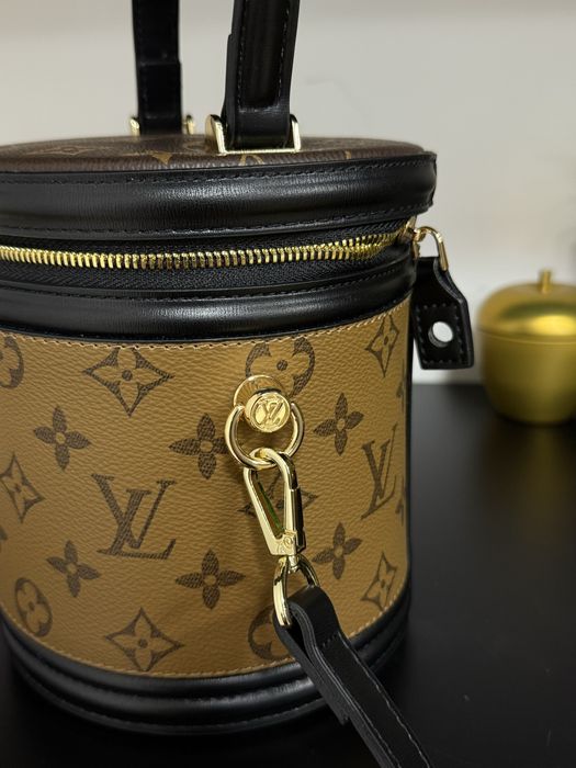 Дамска чанта куфарче