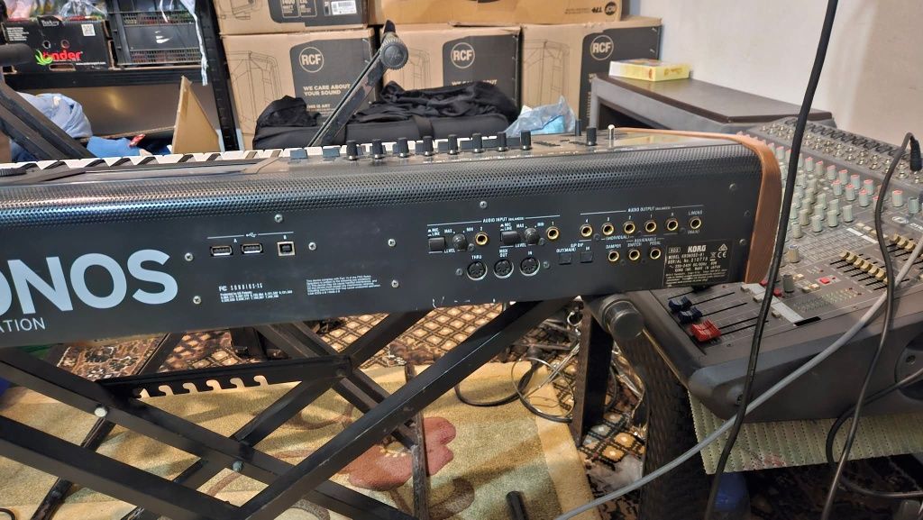 Korg kronos 2 Топ състояние