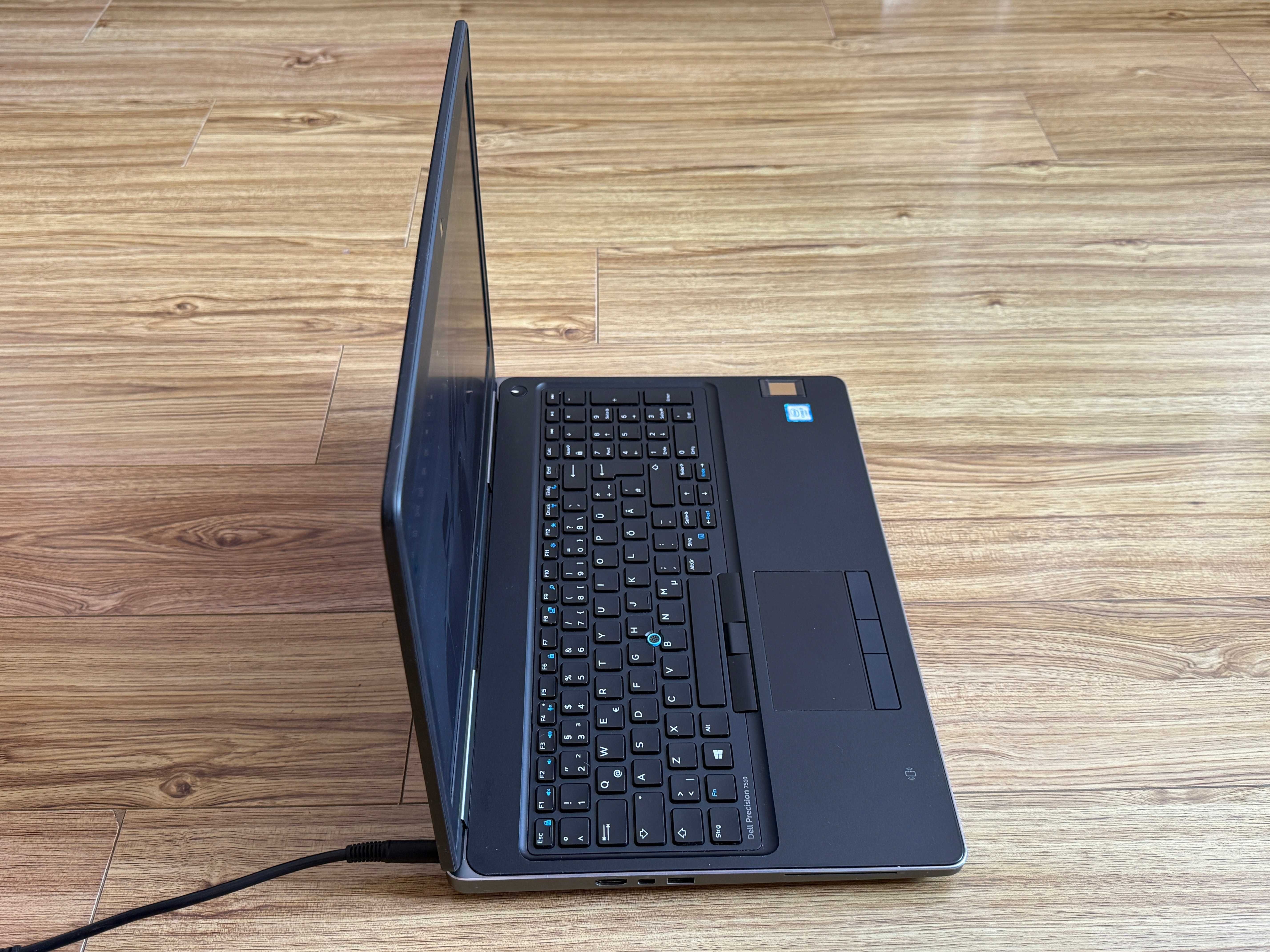 Dell Precision 7510`i7-6820HQ/16GB RAM/256GB SSD/Nvidia M1000M/FHD IPS