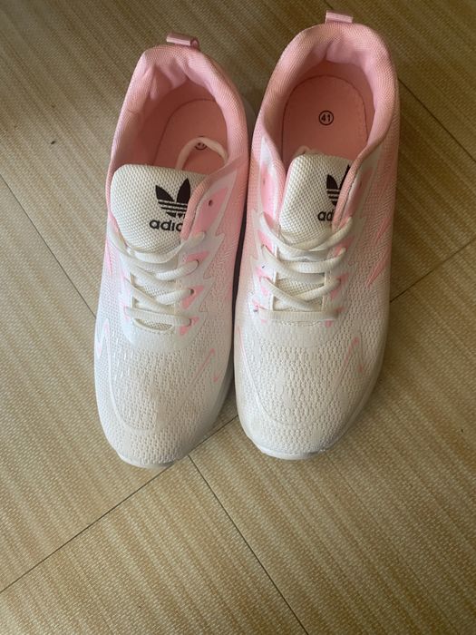 Дамски обувки adidas